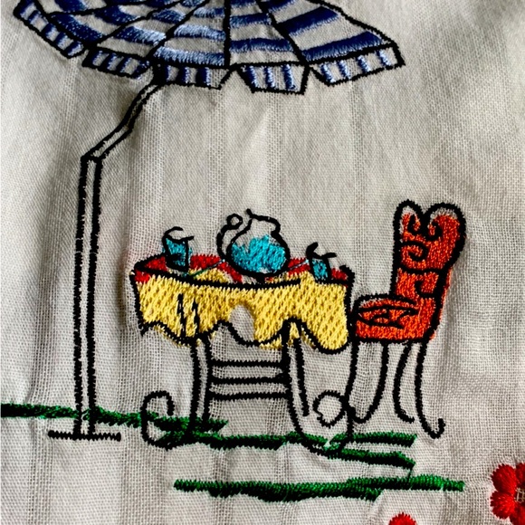 GRAFF VINTAGE 80’S EMBROIDERED WHITE BLOUSE PARISIAN SCENES SIZE PL - Picture 5 of 7